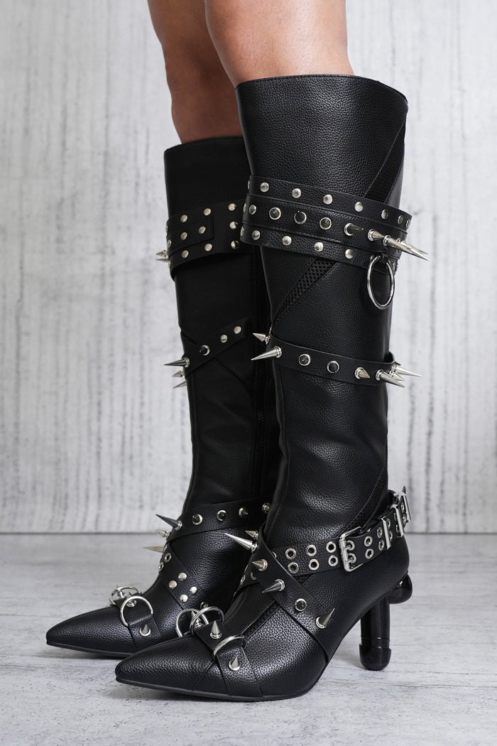 dick spike boot