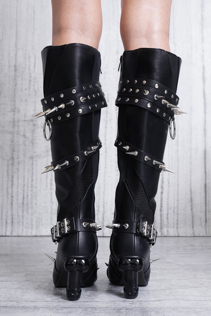 dick spike boot
