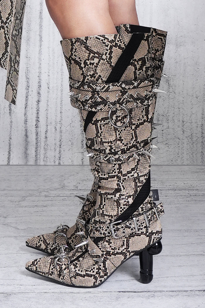 dick spike boot