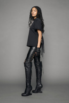 Black decosntructed cotton Tshirt with chained back