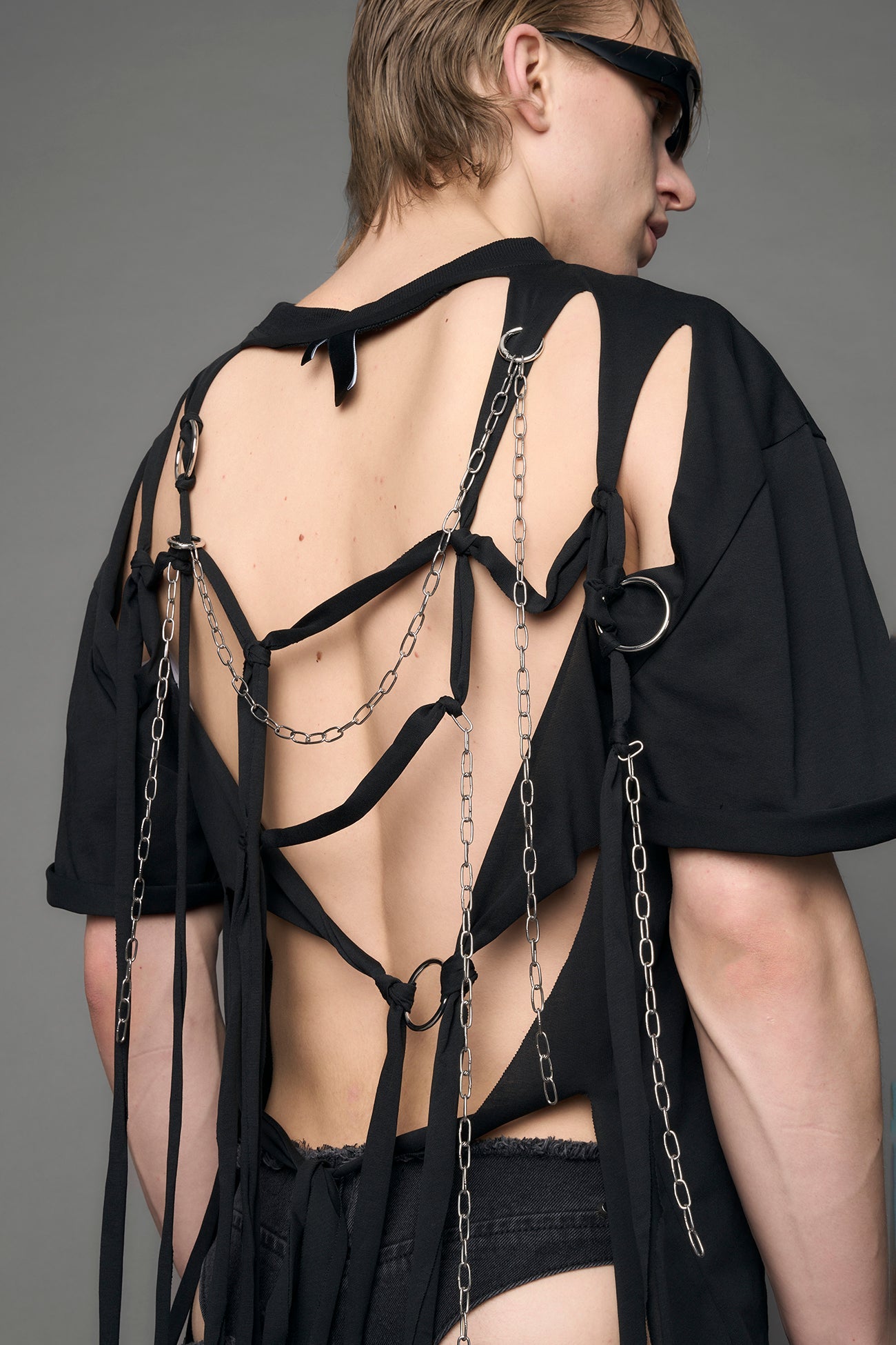 Black print decosntructed cotton Tshirt with chained back