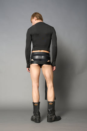 Black vegan leather belt skirt with multiple oversized grommet belts and long straps – edgy Y2K-inspired mini skirt for statement streetwear or club looks.

