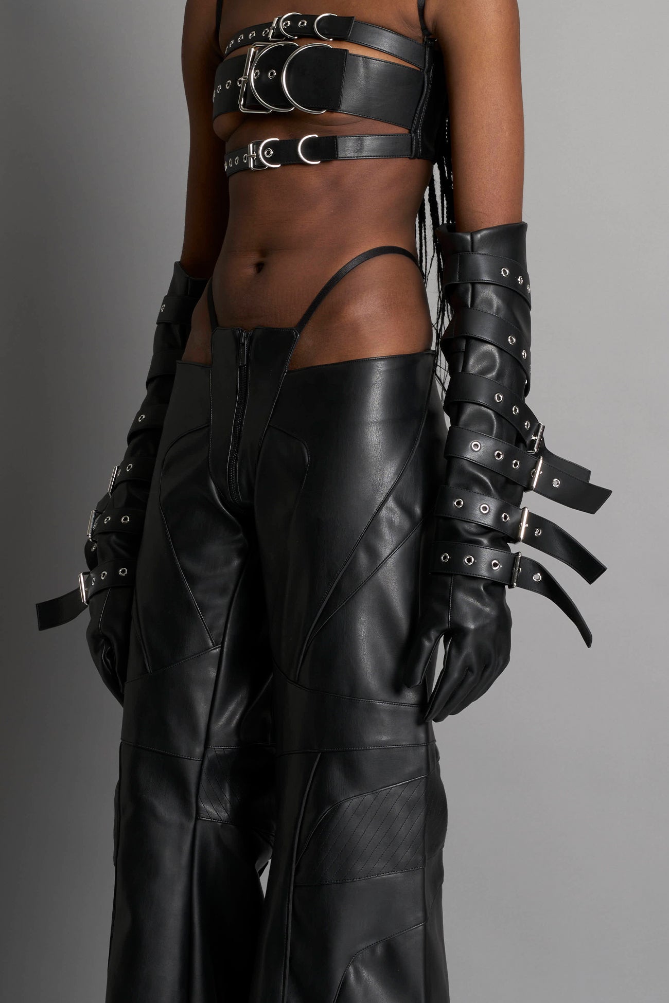 NAMILIA - Belt Gloves - Shop now