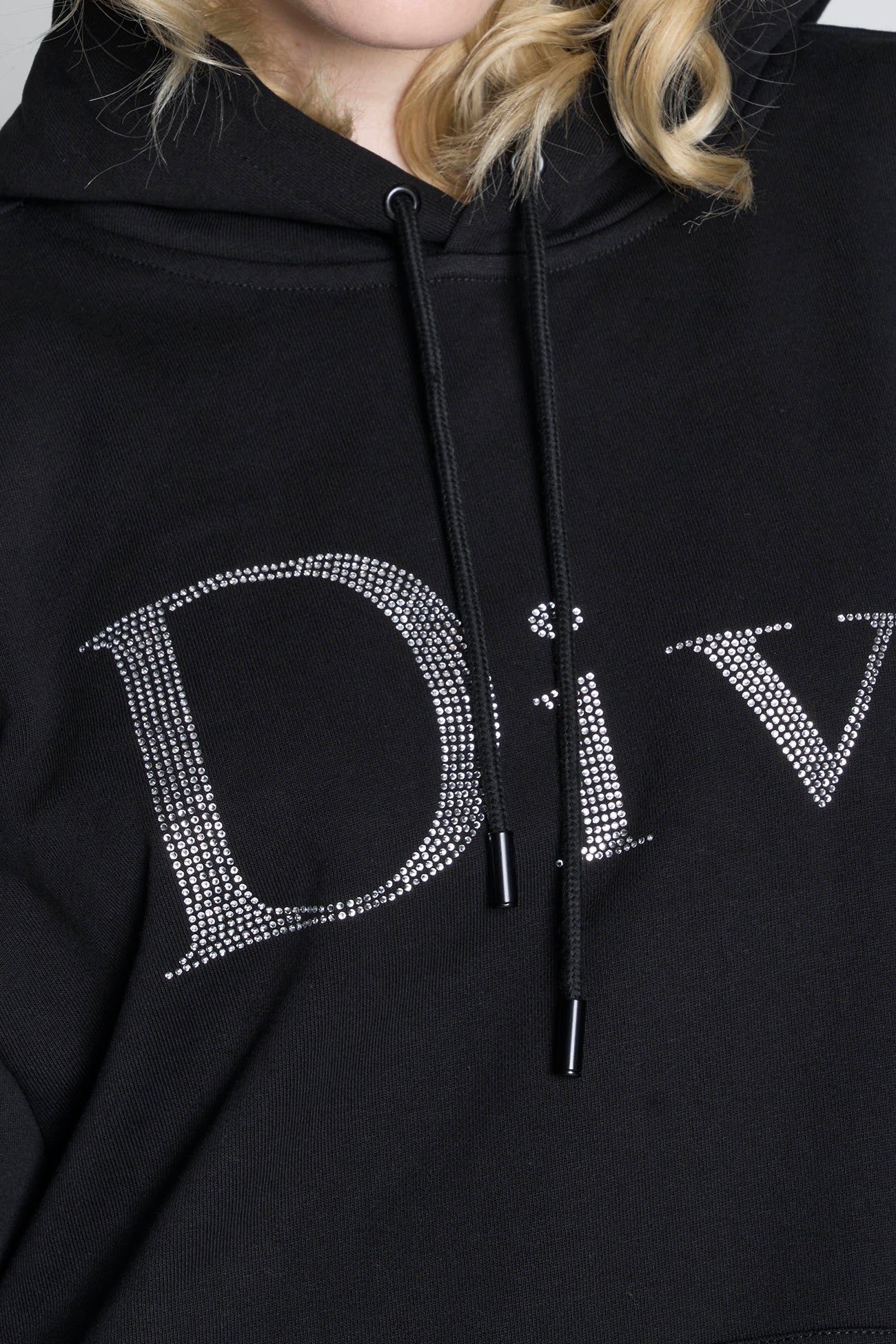 NAMILIA DIVA HOODIE BLACK 【公式通販】