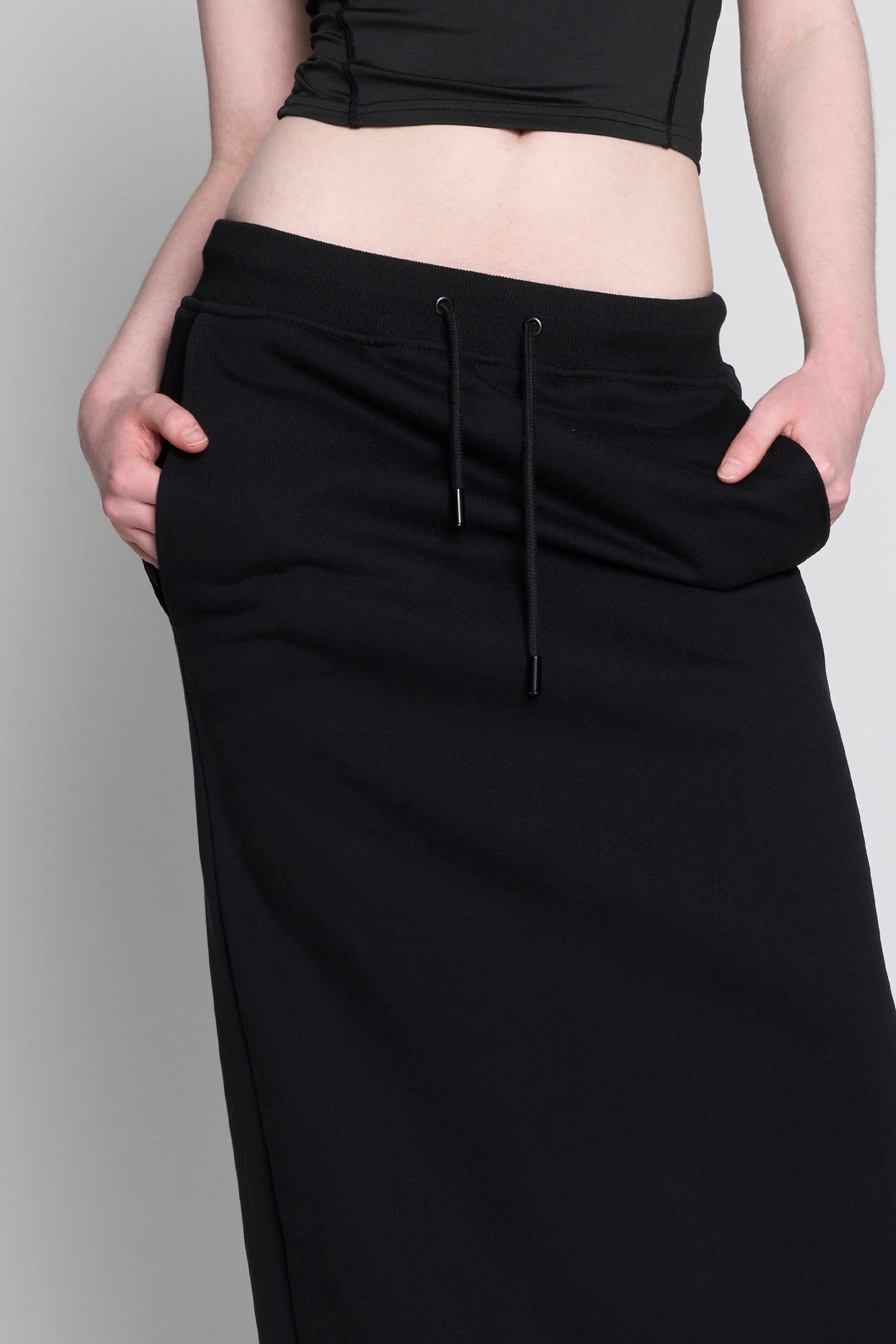 Namilia Diva Long Sweat Skirt Black