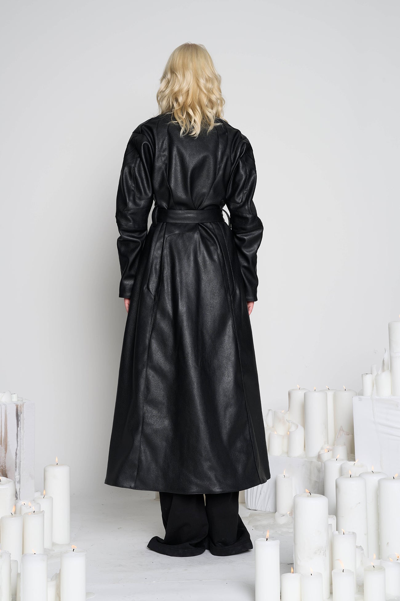 Namilia Eternity Coat Black