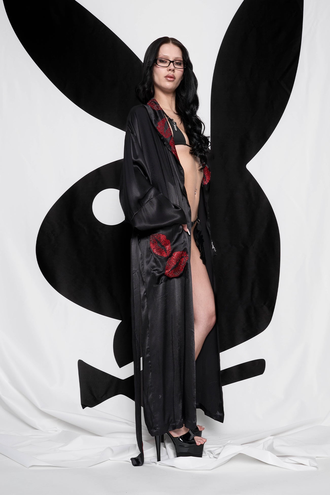 【Namilia × Playboy】J’adore Bunny サテンバスローブ NAMILIA - J'adore Bunny Bathrobe - Shop now