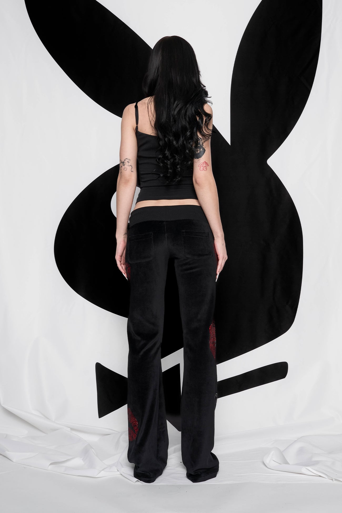 【Namilia × Playboy】Y2K ベロア フレアパンツ NAMILIA - J'adore Velour Flare Pants - Shop now