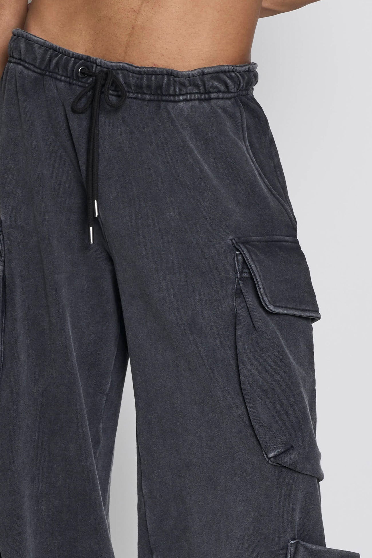 Namilia Cargo Sweatpants Washed Black